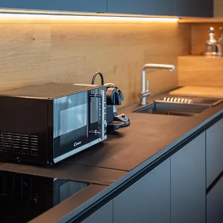 Attico Di Design A 5 Min Da Centro E Fiera Apartamento *